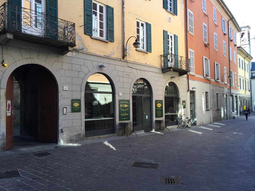 Ancient Courtyard Bonanomi In Como Historic Centre Værelse billede